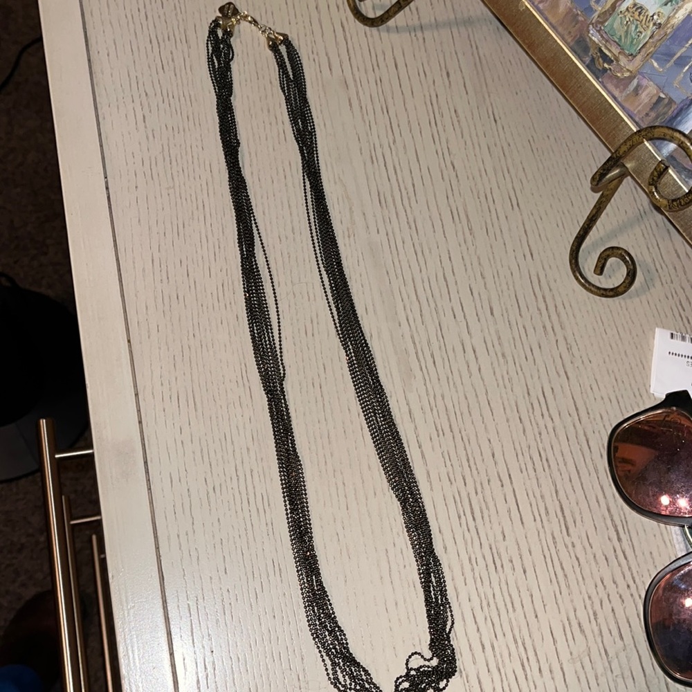 Kendra Scott necklace